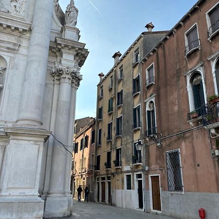 San Stae Casa Aurora Apartment Venesia Bagian luar foto